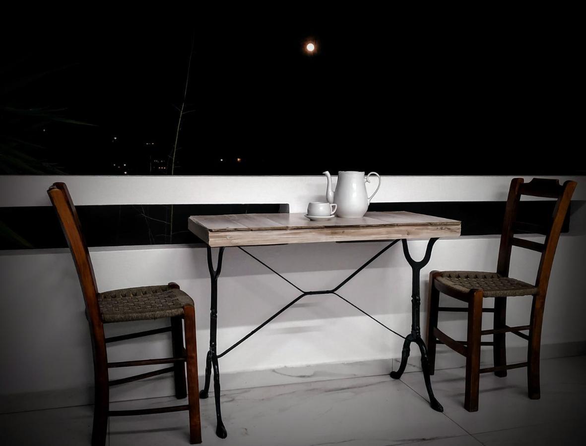 Suite Of Light Rooms Perama  Bagian luar foto